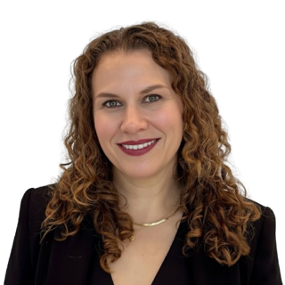 Headshot of Amanda Brazinski